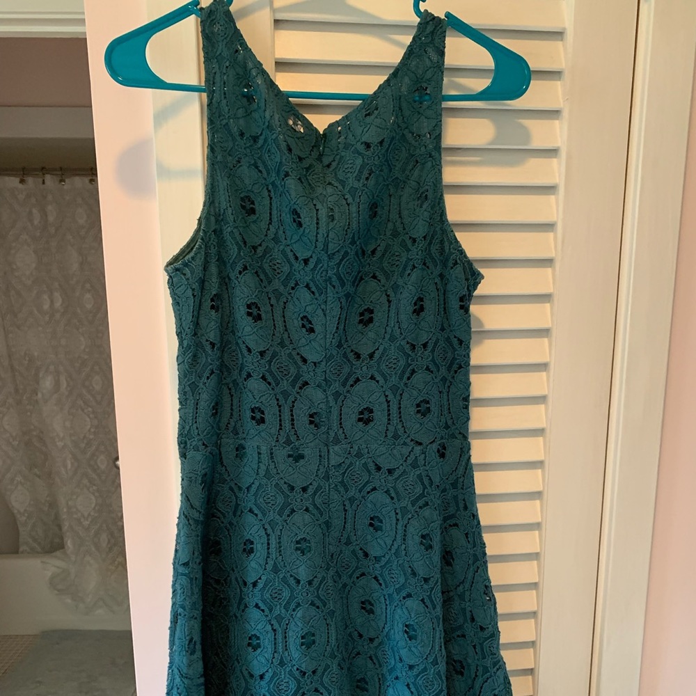 Turquoise knee-length lace dress